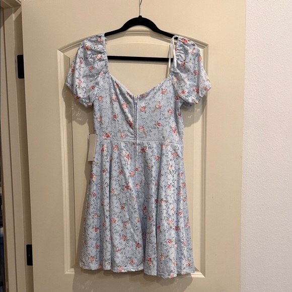 Light Blue Floral Lace Short Dress - Picture 2 of 4